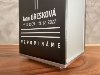 Linterna con rostro en acabado de acero inoxidable con cristal mate