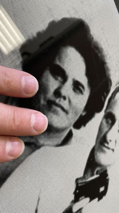 Placa de vidrio para columbario con fotografía en blanco y negro en trama