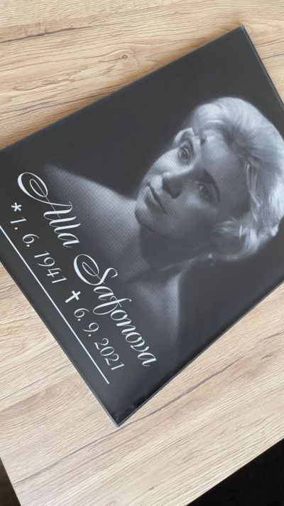 Placa para columbario con rostro